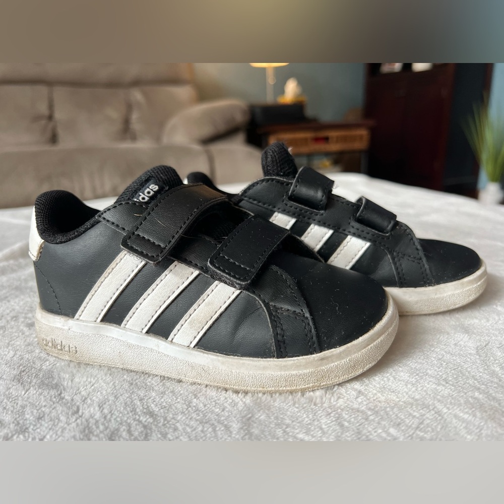 Adidas toddler grand court sneakers size 9K